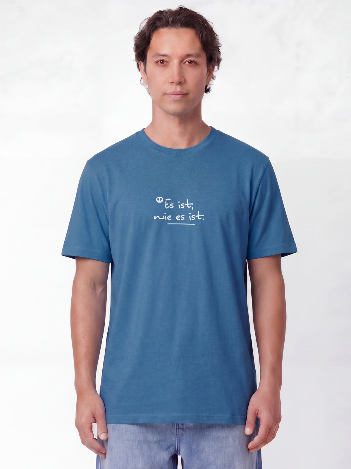 Es ist wie es ist | T-Shirt Unisex-model_01;C729
