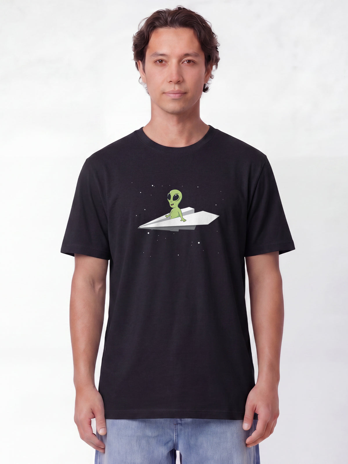 Alien on a paper plane | T-Shirt Unisex-model_01;C002