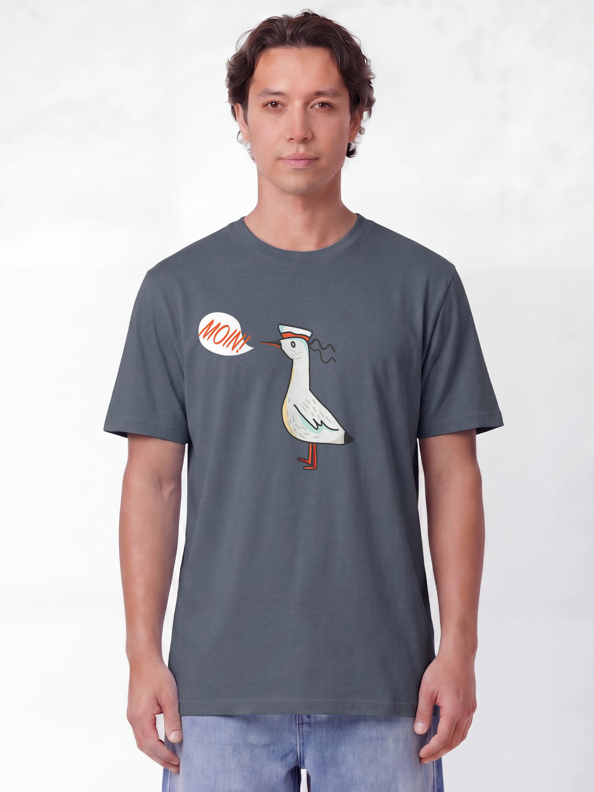 Moin Seagull | T-Shirt Unisex-model_01;C156
