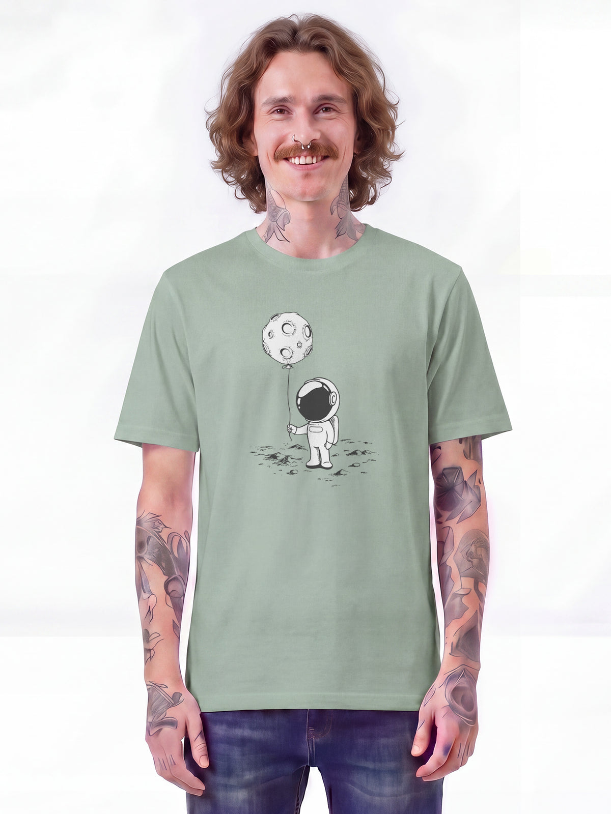 Kleiner Astronaut mit Luftballon | T-Shirt Unisex-model_01;C089