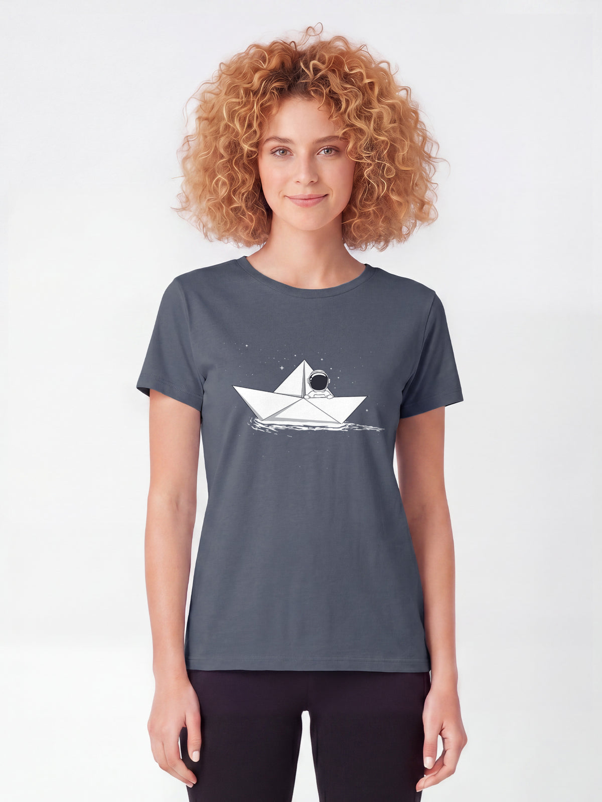 Astronaut in paper boat | T-Shirt Frauen-model_01;C156