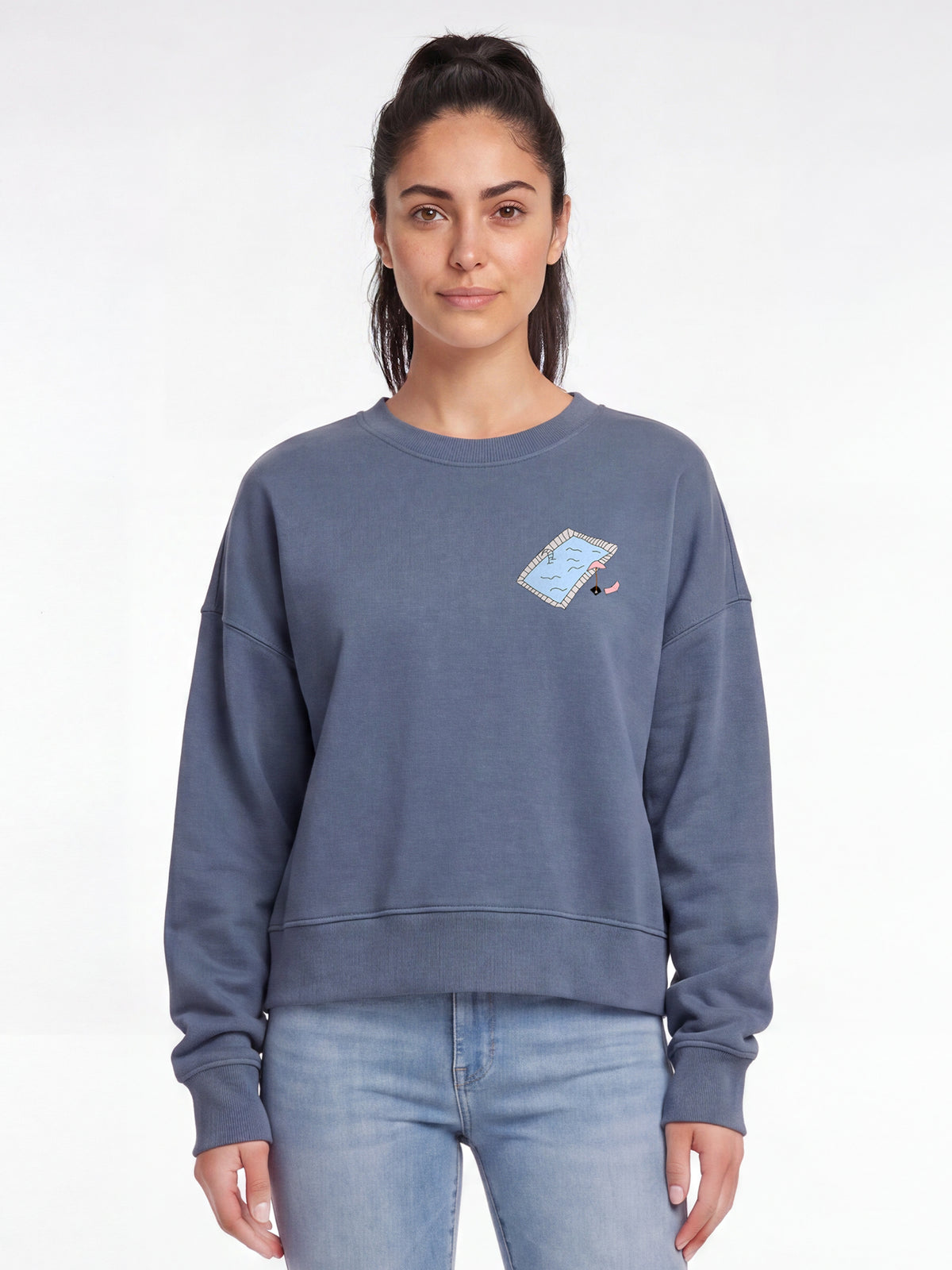 Swimmingpool chilling | Sweatshirt Frauen-model_01;C156