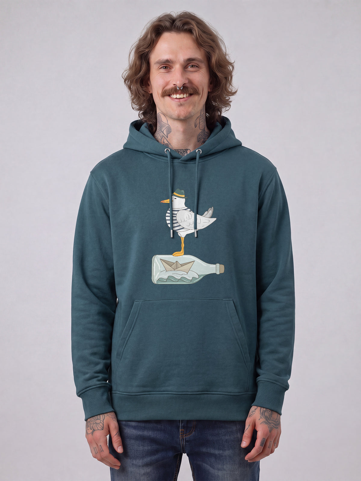 Möwe mit Hut | Hoodie Unisex-model_01;C702