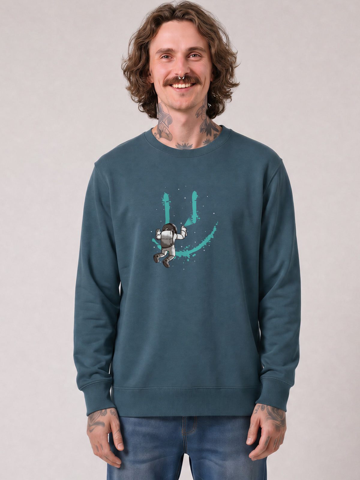 Graffiti Astronaut | Sweatshirt Unisex-model_01;C702