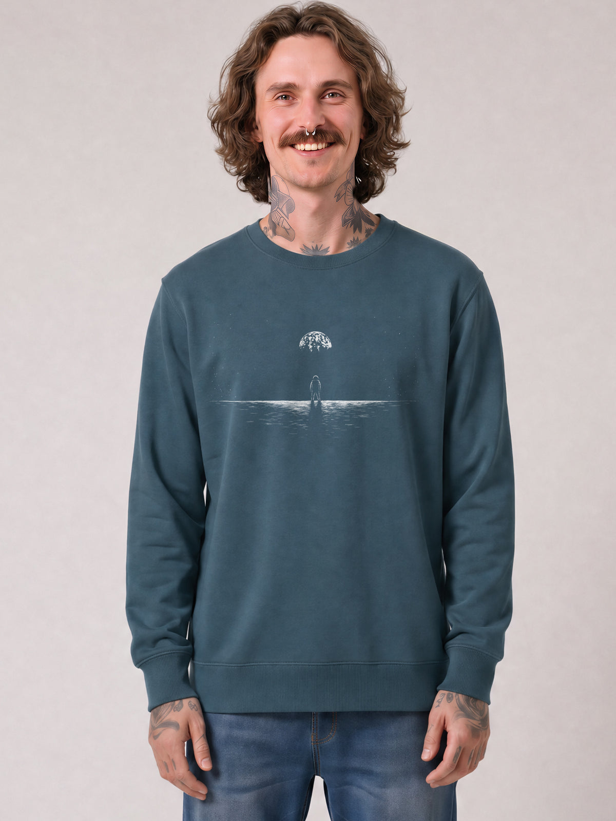 Lost in space | Sweatshirt Unisex-model_01;C702
