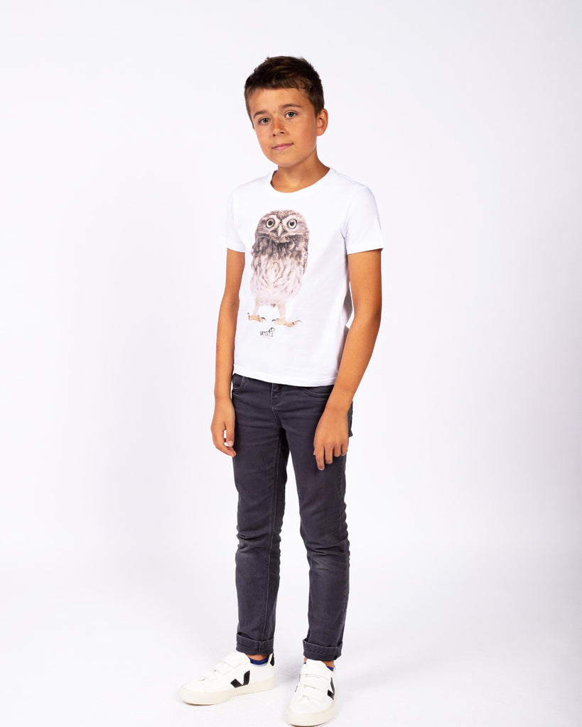 C001;White;model2